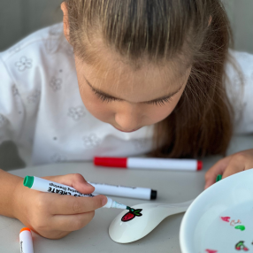 Il dessine